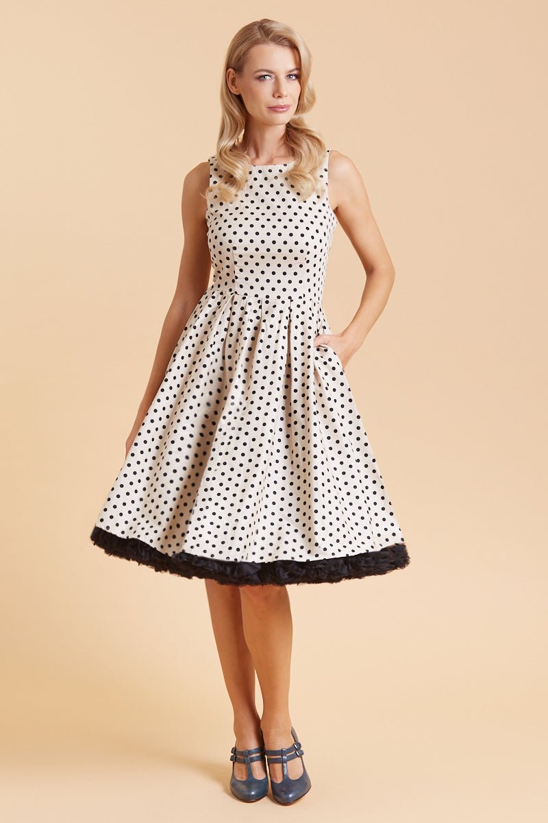 Retro day dress deals