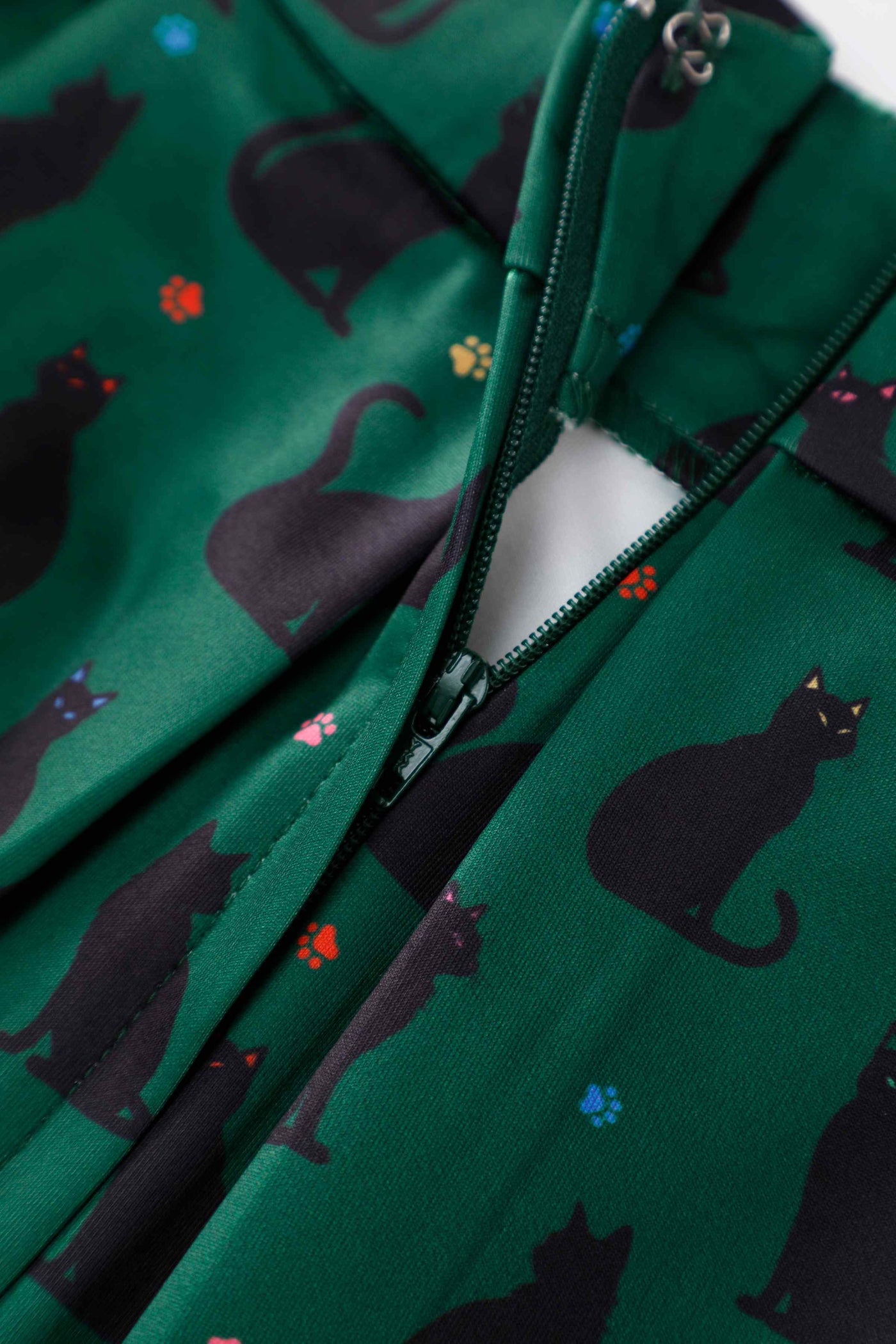 Zipper of Aisley Black Cat Pleated Midi Skirt In Green