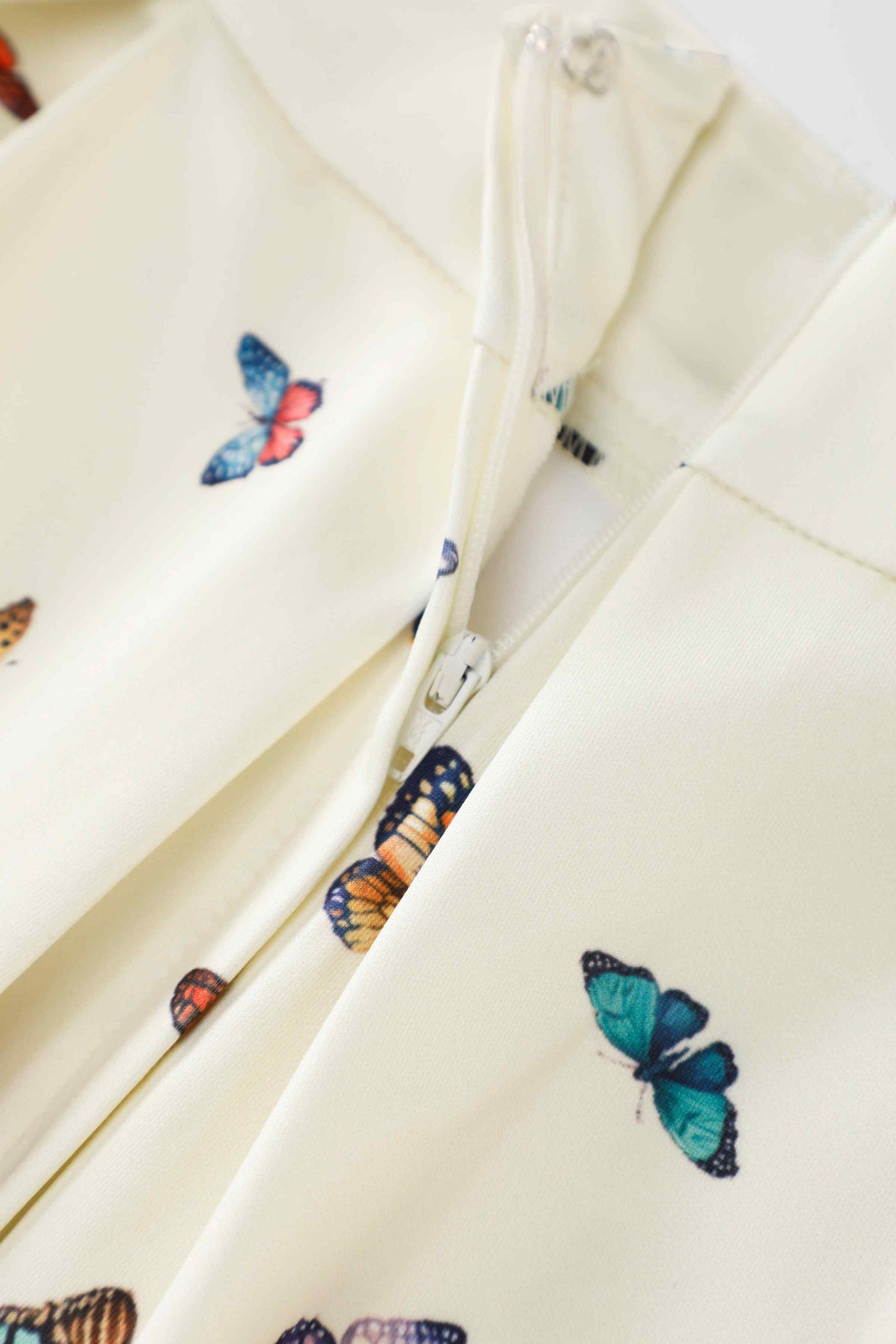 Zipper of Aisley Butterfly Garden Pleated Midi Skirt