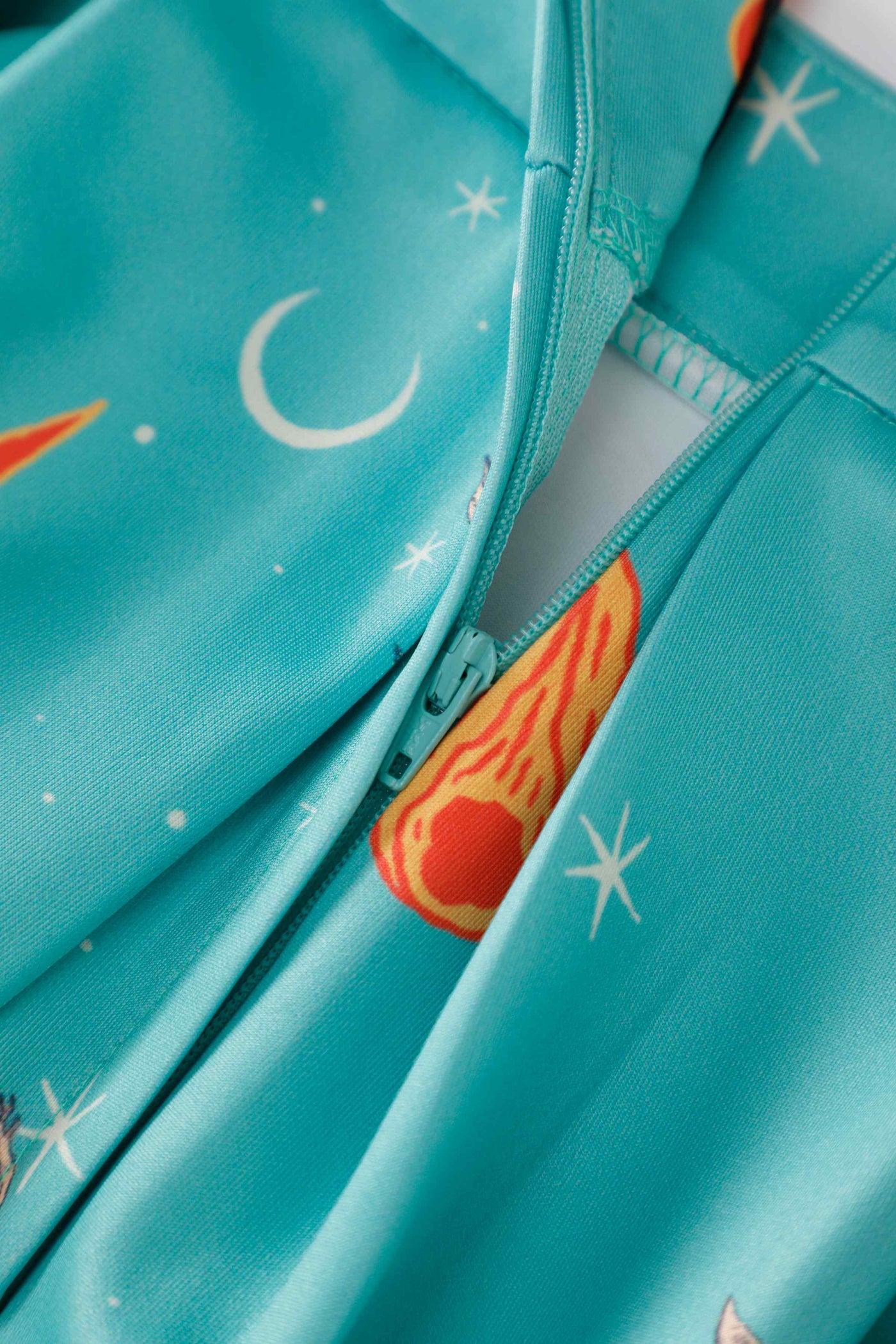 Zipper of Aisley Dinosaur Extinction Pleated Midi Skirt