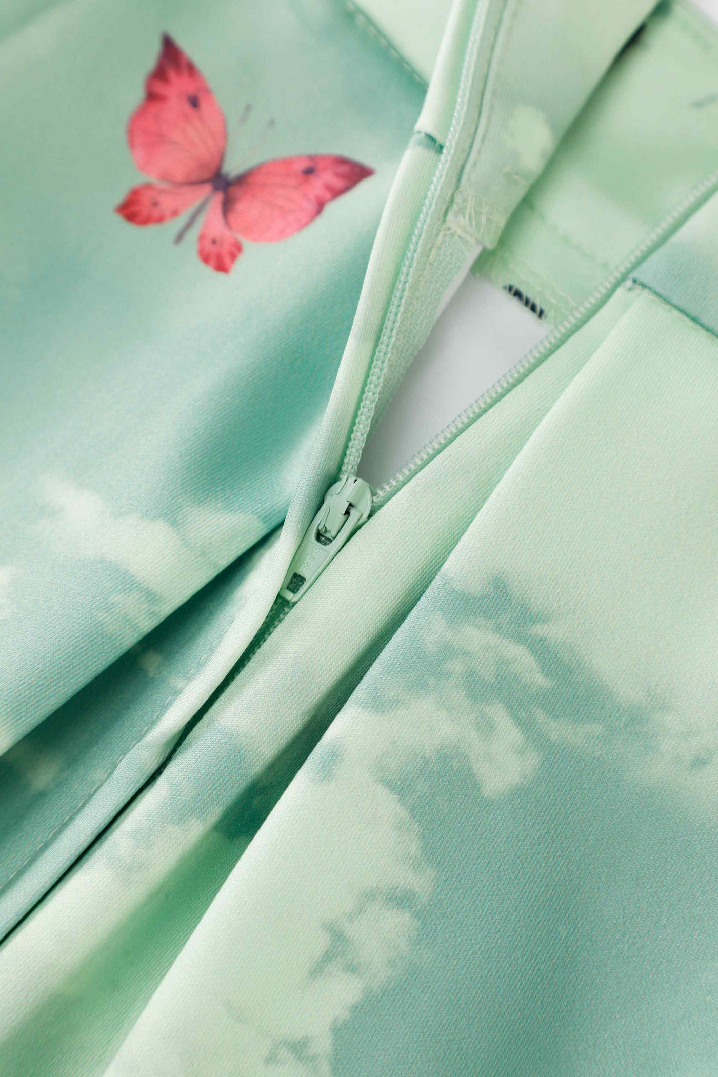 Zipper of Aisley Fairy Land Pleated Midi Skirt