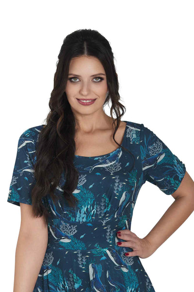 Model wearing Blue Whale Print Sleeved Dress