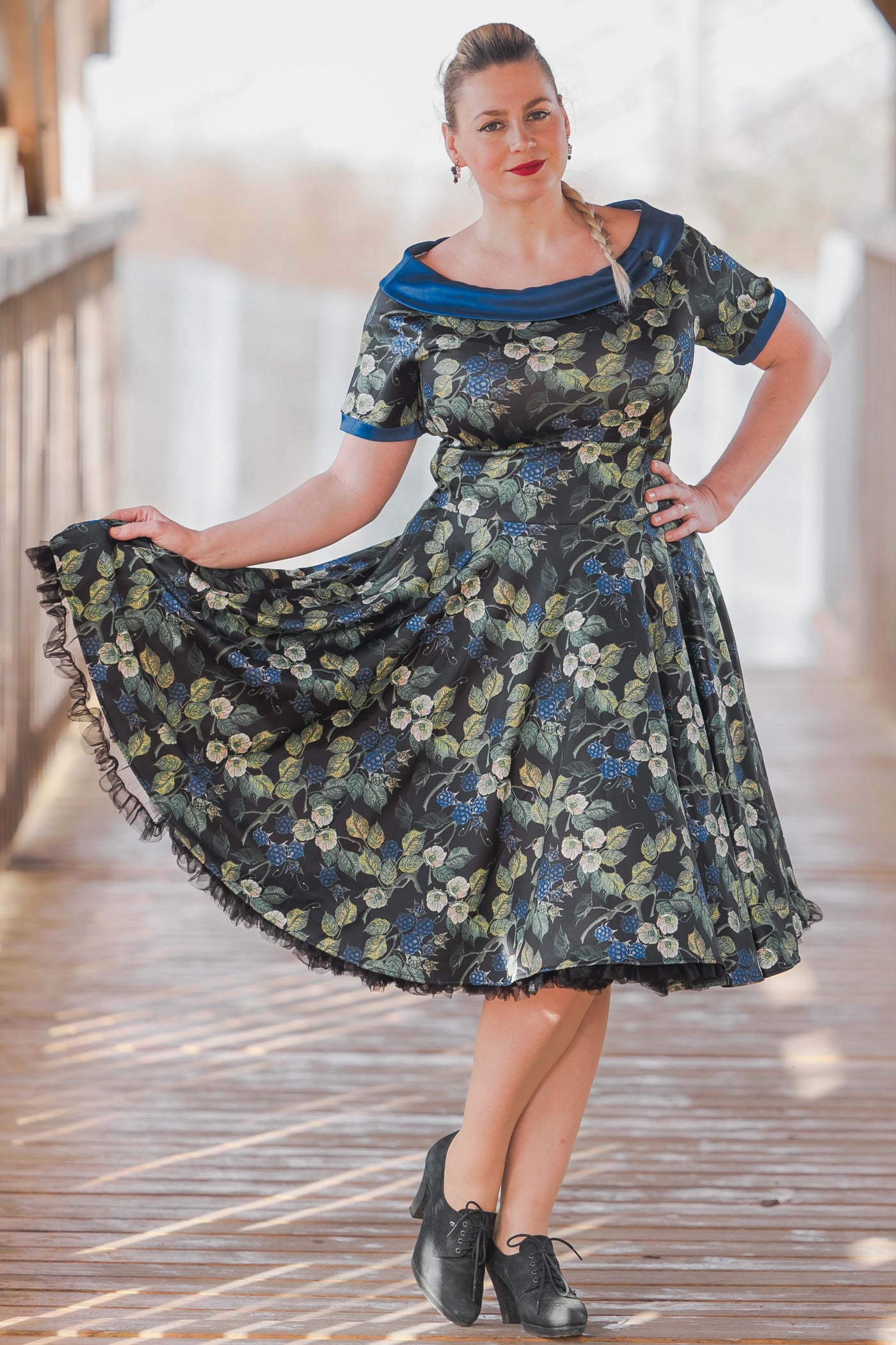 Off-Shoulder Dress in Black/Purple Berry Leaf Print