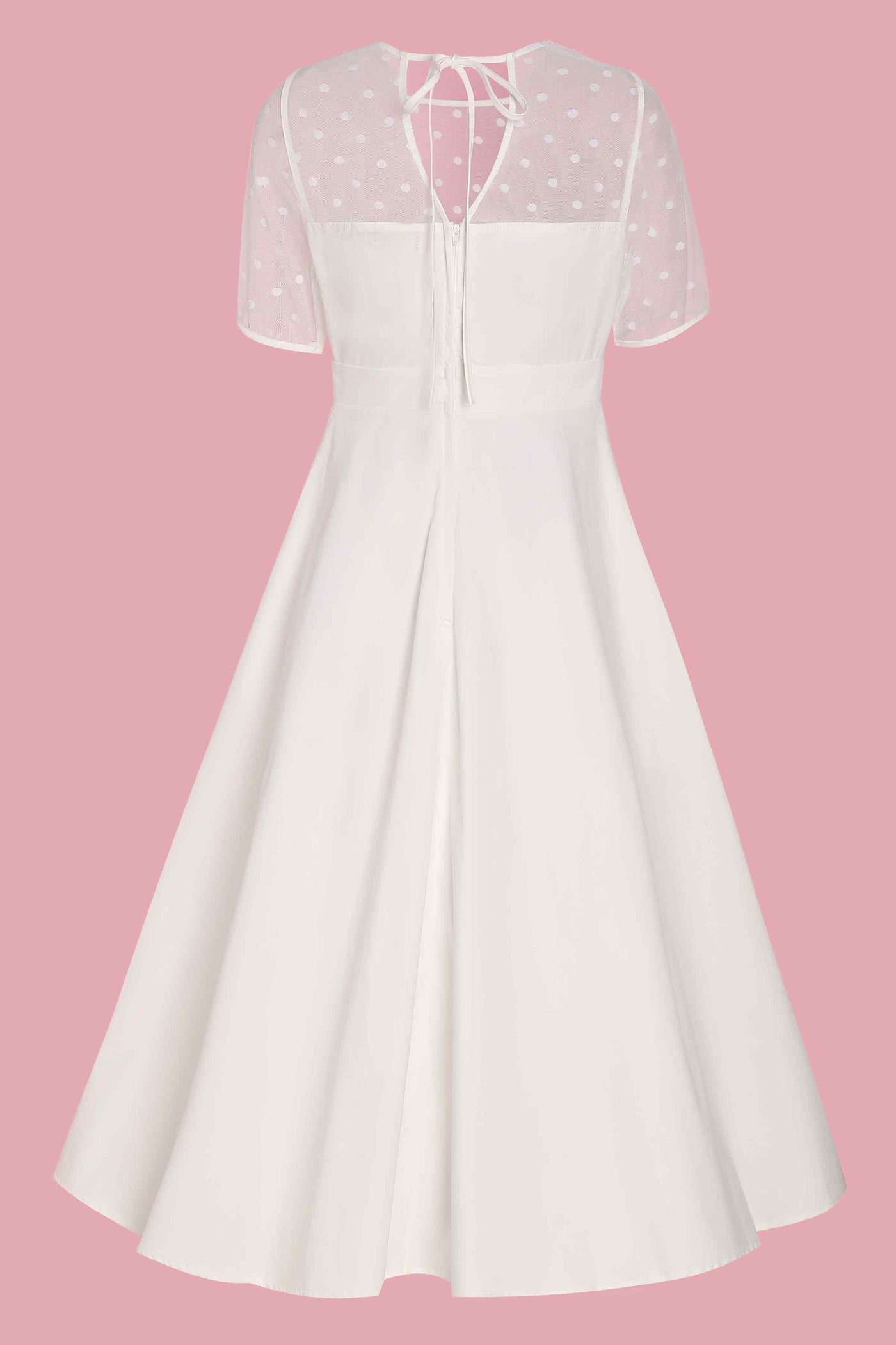 Elizabeth II Short Sleeved Polka Dot Mesh Wedding Dress Elizabeth II Short Sleeved Polka Dot Mesh Wedding Dress