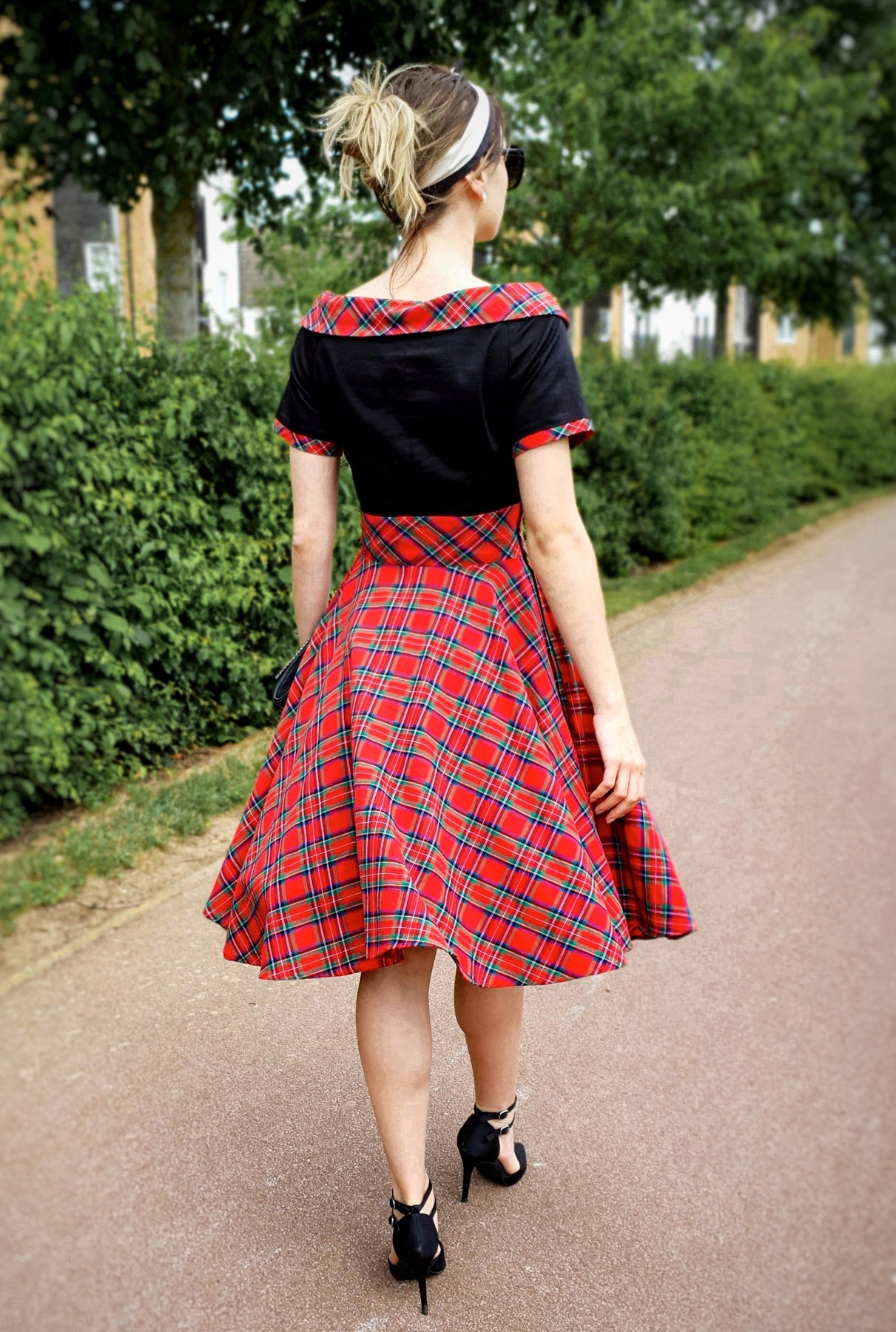 Daga - Tartan Three Piece Skirt Set ( Removable Bow On Blouse )- Red main image 1