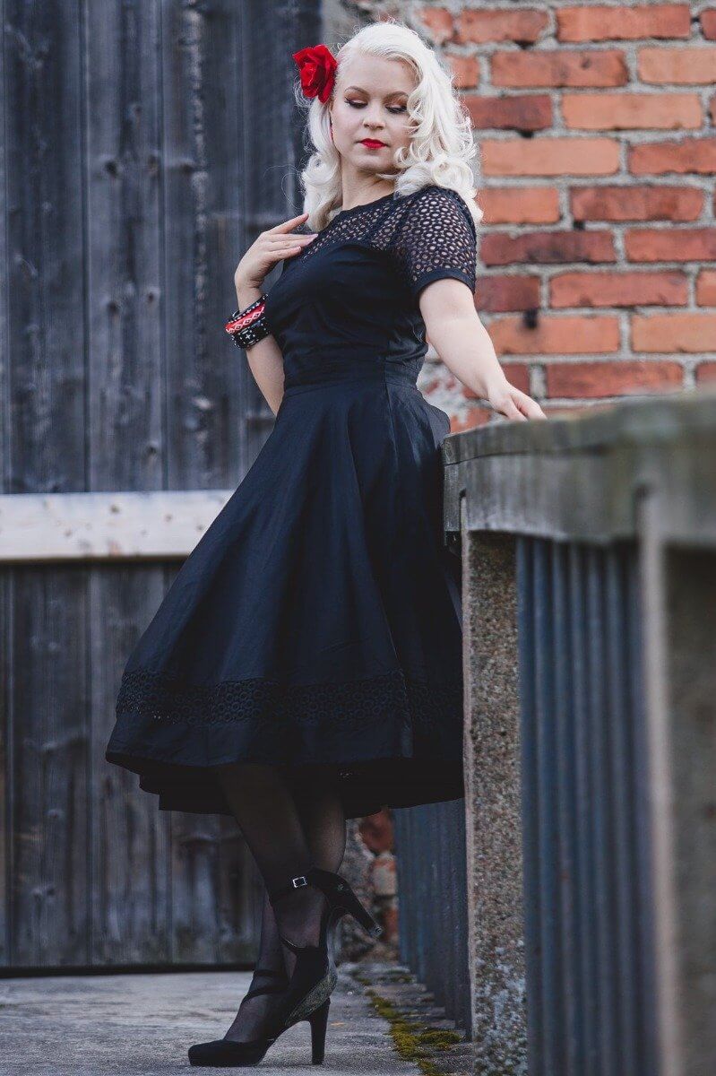 Tess Lace Sleeved Dress in Black6