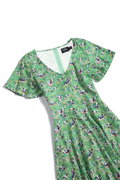 Close up View of Dairy Cow Field Short Sleeved Dress in Green