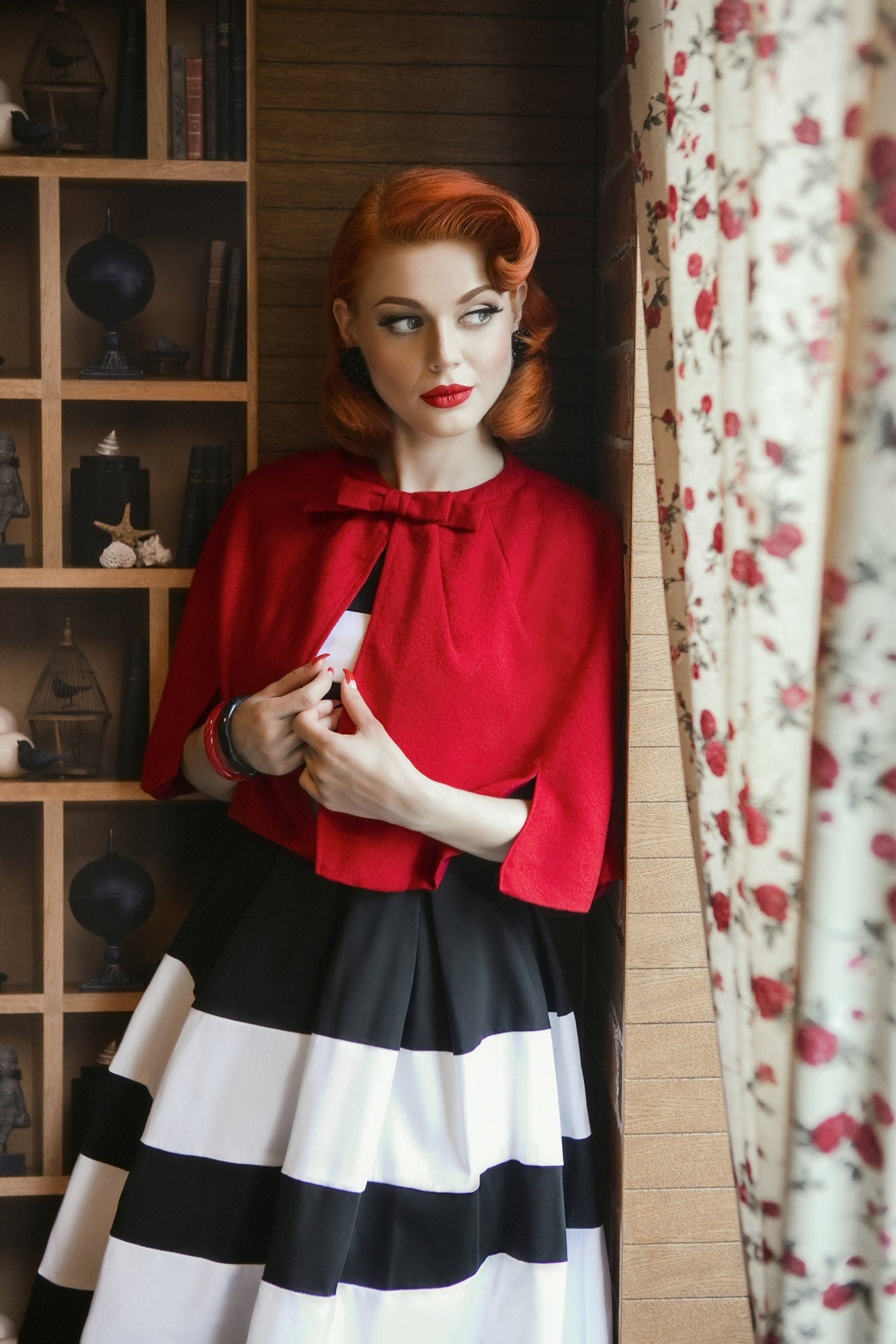 Glamorous 50s Style Cape Shrug in Red