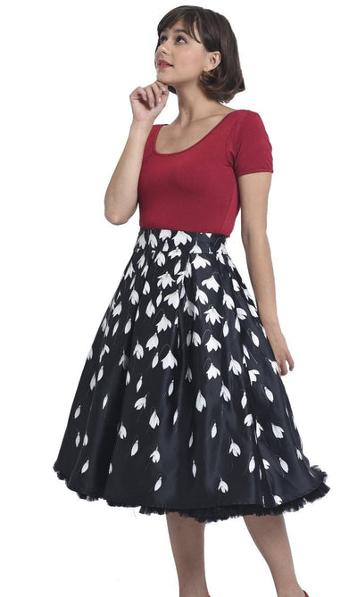 Carolyn Box Pleat Skirt in Black with Snowdrop Print