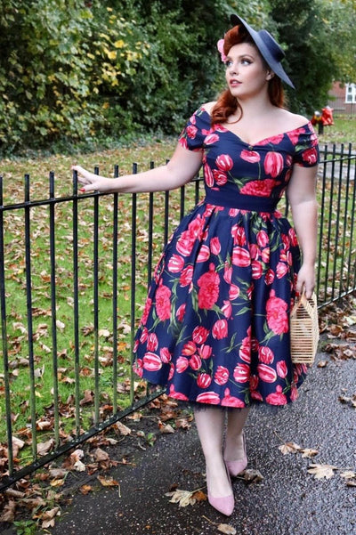 Lily Short Sleeved 50s Pleated Dress in Navy Tulip